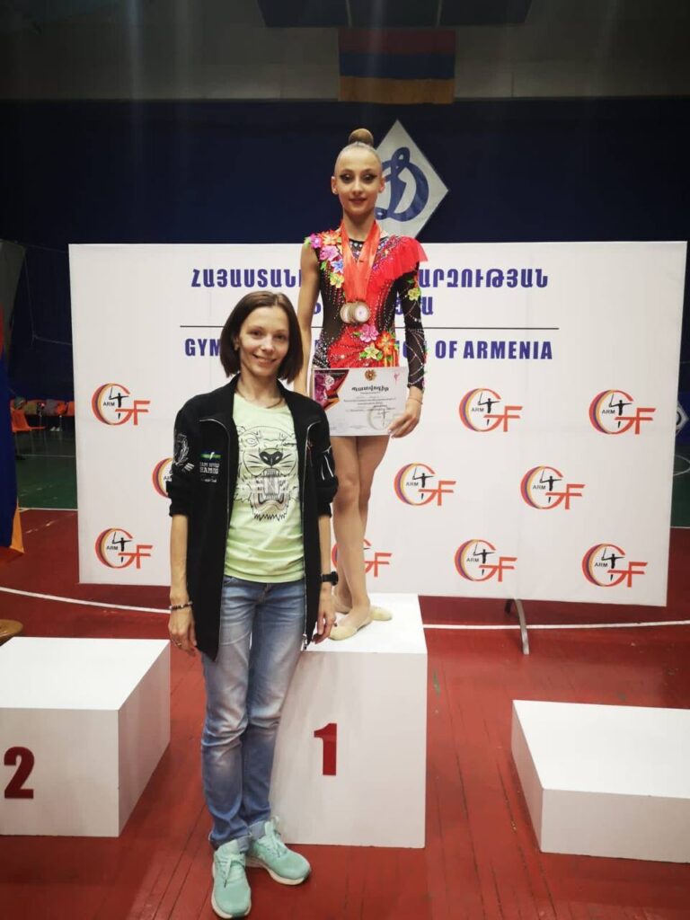 Воспитанница нашей школы Милена Асриян (тренер Ольга Степанова) завоевала 4 золотых медали на Чемпионате Армении!